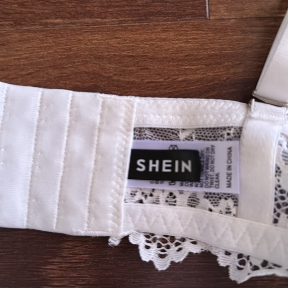 SHEIN White Push Up Underwire Bra size EU 80C or US 36C - Picture 2 of 4